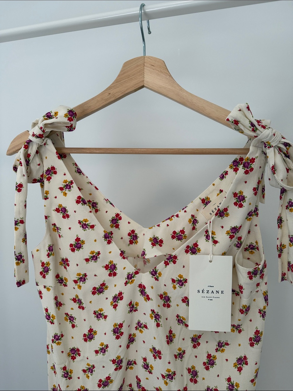 New!! Sézane Floral Tie-Shoulder Camisole in Cream with Pink Bouquet Print - Picture 3 of 6